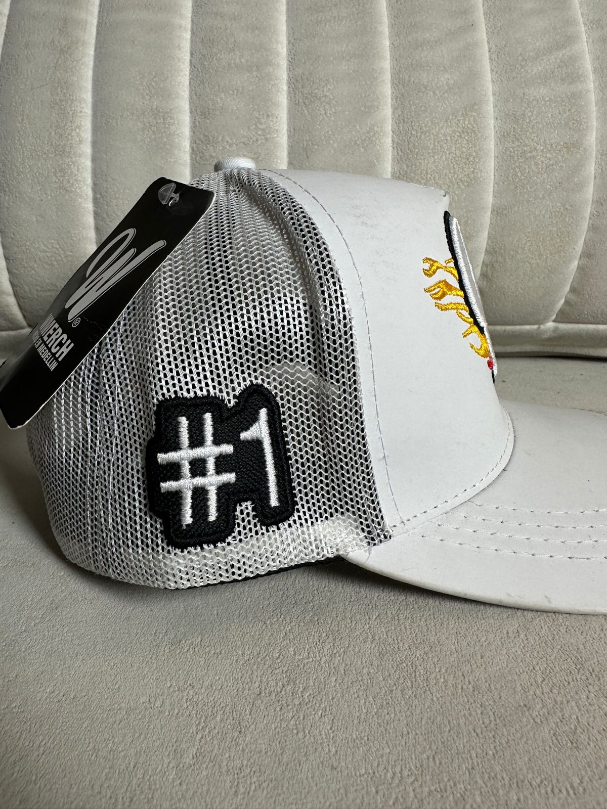 W Merch